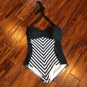 Cocoship Retro Black and White Swimming Suit